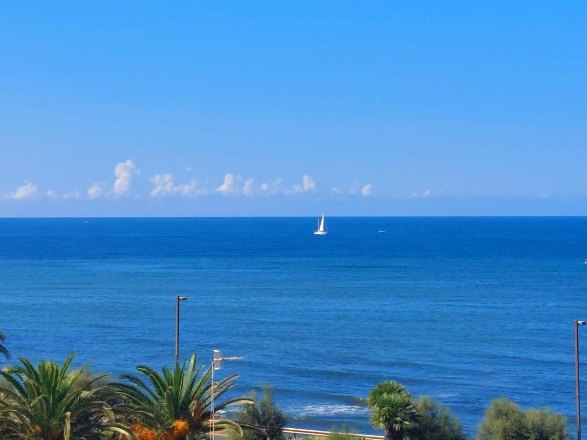 Sunset Apartment Santa Marinella Exterior photo
